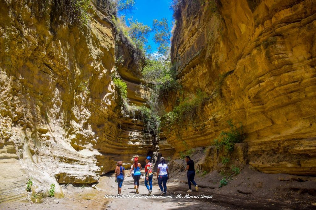 Hiking in the Gorges in Hells Gate National Park